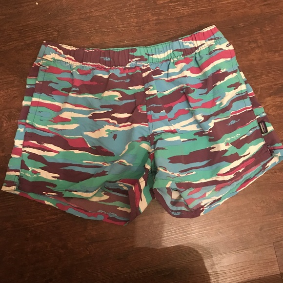 Patagonia Pants - Patagonia Camo Print Baggies